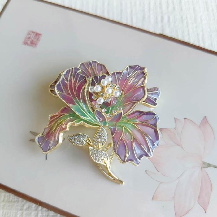 Künstlerischer Blumen Pin Handgefertigt Strasssteine Details Modeschmuck Anmutige Blumen Brosche Geeignet für Stilvolle Outfits