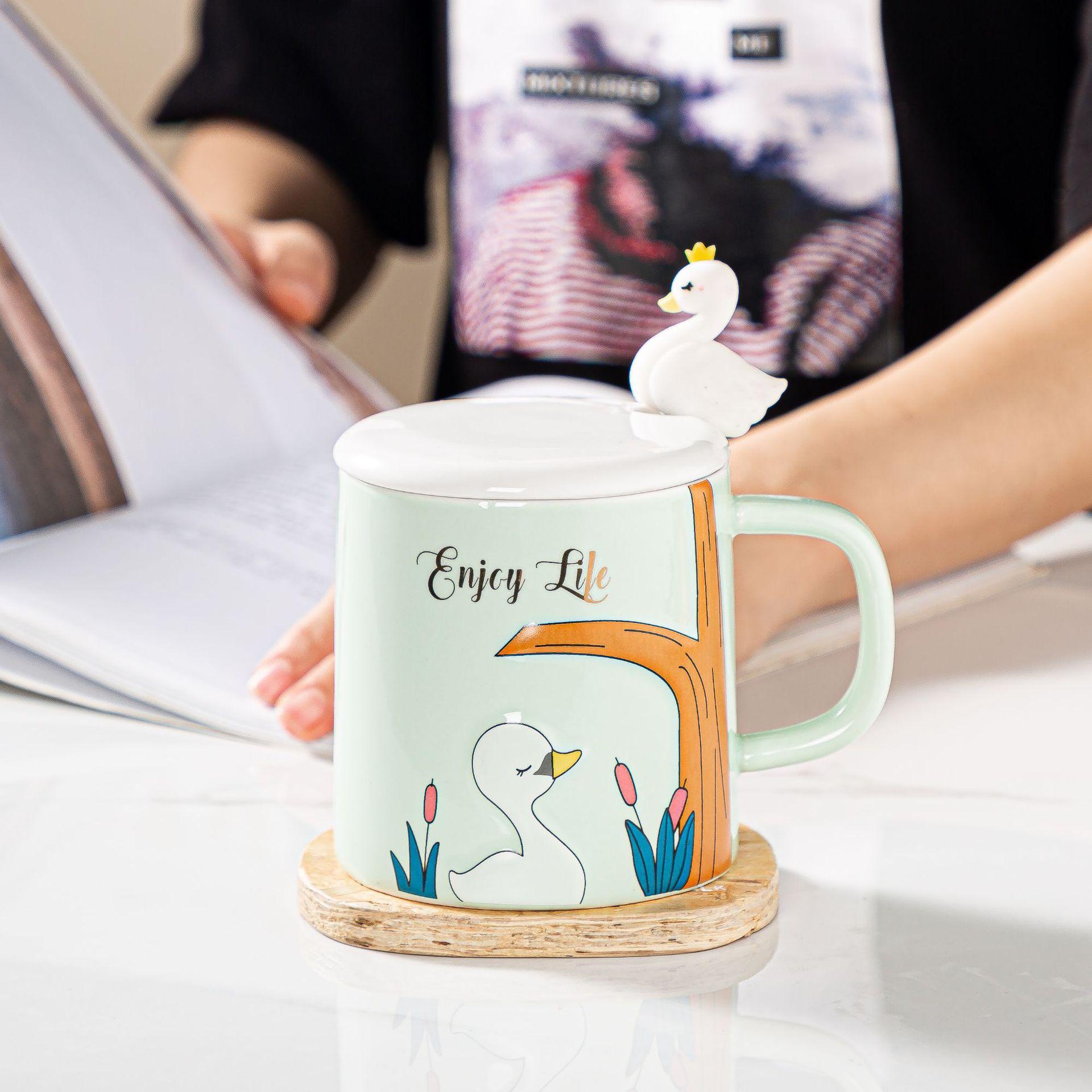 

Creative Embossed Little Swan Ceramic Cup with Lid Spoon for Couples Office Home Mug Large Capacity Souvenir 401-500ml