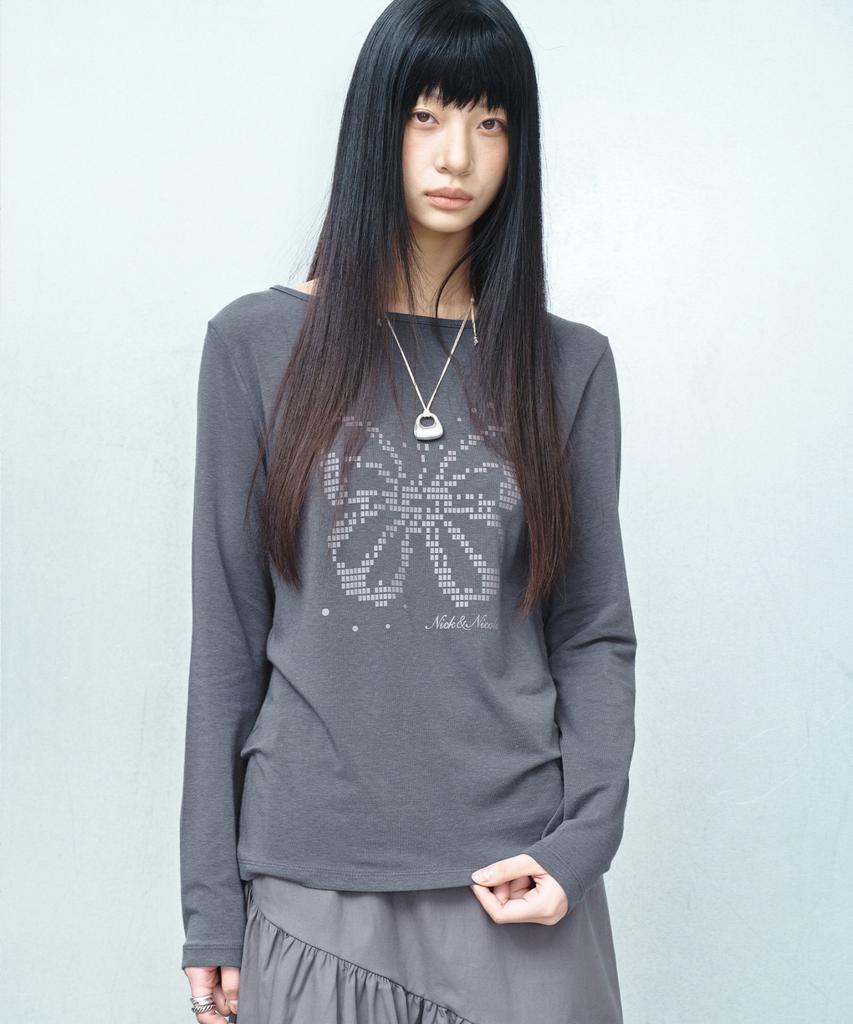 Nigaennikol Pixel Butterfly Graphic Top_Charcoal