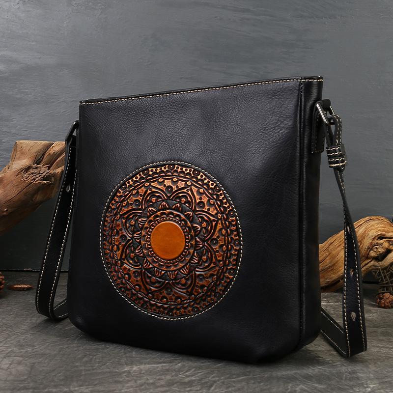 Johnature Retro Totem Reliéfní Pravá Kůže Dámská Taška Přes Rameno Hovězí Kůže Všestranná Malá Čtvercová Taška