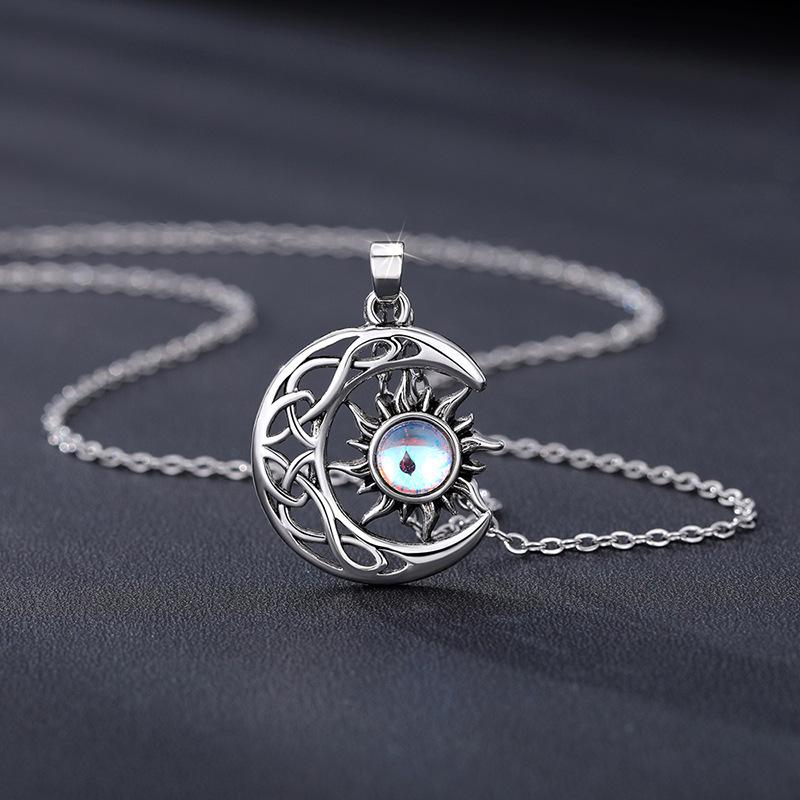 

Retro Trendy Imitation Moonstone Sun Moon Pendant Necklace for Women Exquisite Stainless Steel Collarbone Chain Jewelry Gifts