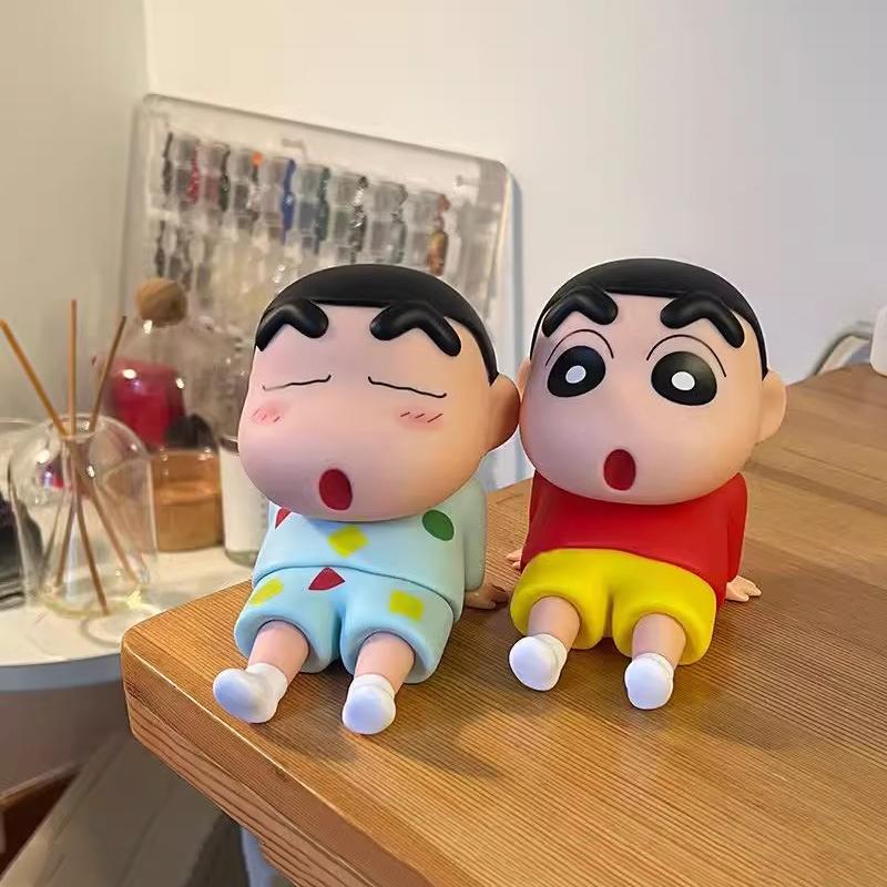 Crayon Shin-chan Handyhalter Handyständer Schreibtischornament Schreibtischfigur Schreibtischzubehör Cartoon-Ornament