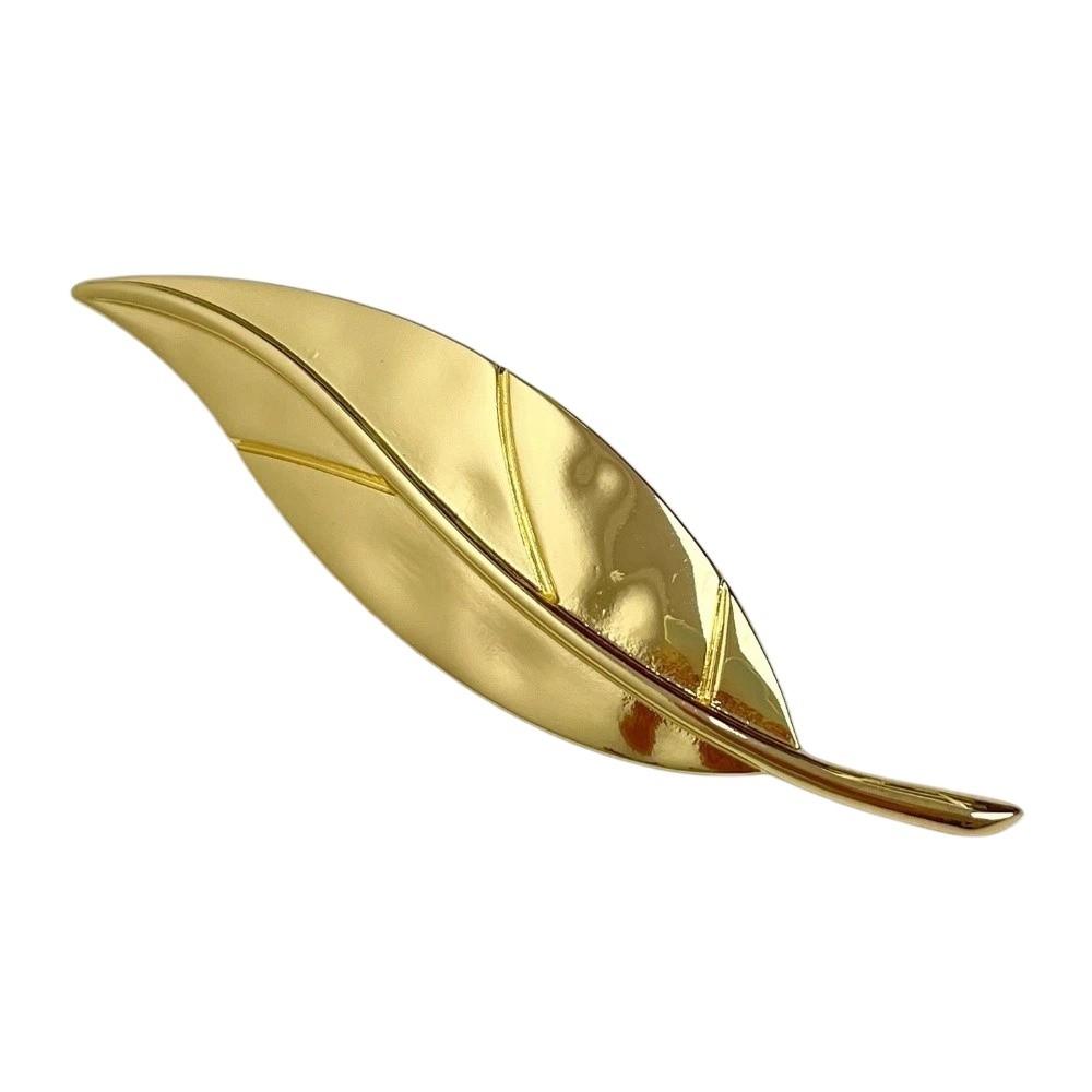 Vintage Long Leaf Pin Corsage Ornament Metal Glossy Brooch Maple Leaf Brooch  Western-style Clothes