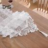Spets Virkad Bordsflagga Vit Broderi Blommönster Bordslöpare Säsongsbetonad Bondgård Matbordsdekoration