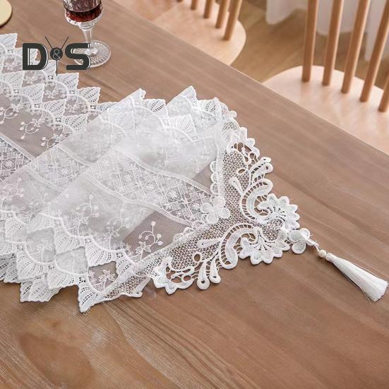 Spets Virkad Bordsflagga Vit Broderi Blommönster Bordslöpare Säsongsbetonad Bondgård Matbordsdekoration