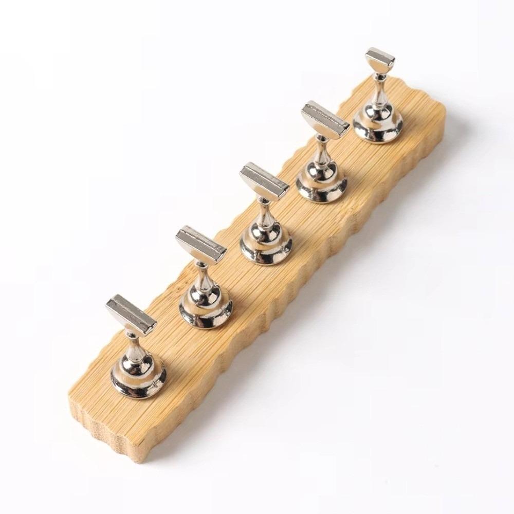 Портативный держатель для тренировок Магнитная подставка для тренировки ногтей Регулируемая подставка для демонстрации нейл-арта Подставка для демонстрации накладных ногтей