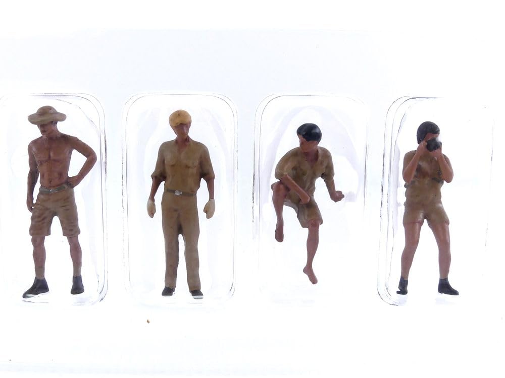 TrueScale Miniatures MINI GT 164 Metal Figure Camel Trophy Crew MGTAC17