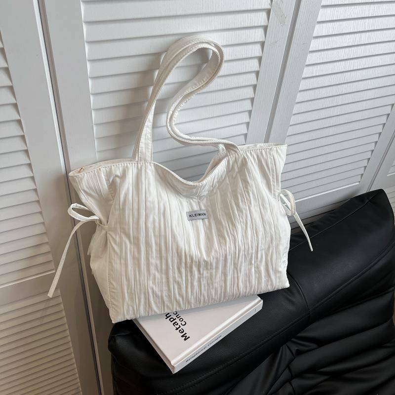 

New casual fashion nylon butot student shoulder lazy wind commuting large capacity handbag белый