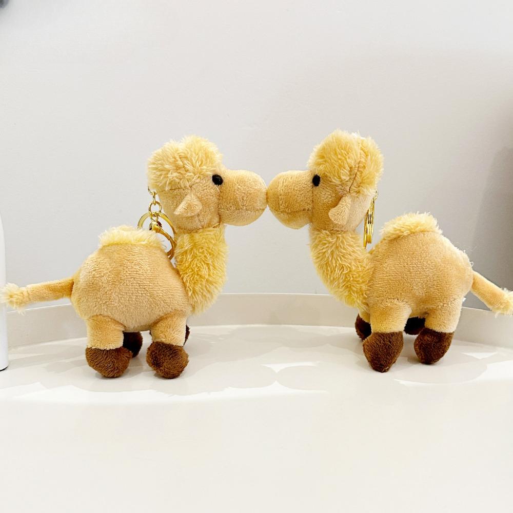 Plysch kamel nyckelring, söt kvinnlig docka, dockhänge, utsökt ryggsäck, bilnyckelring