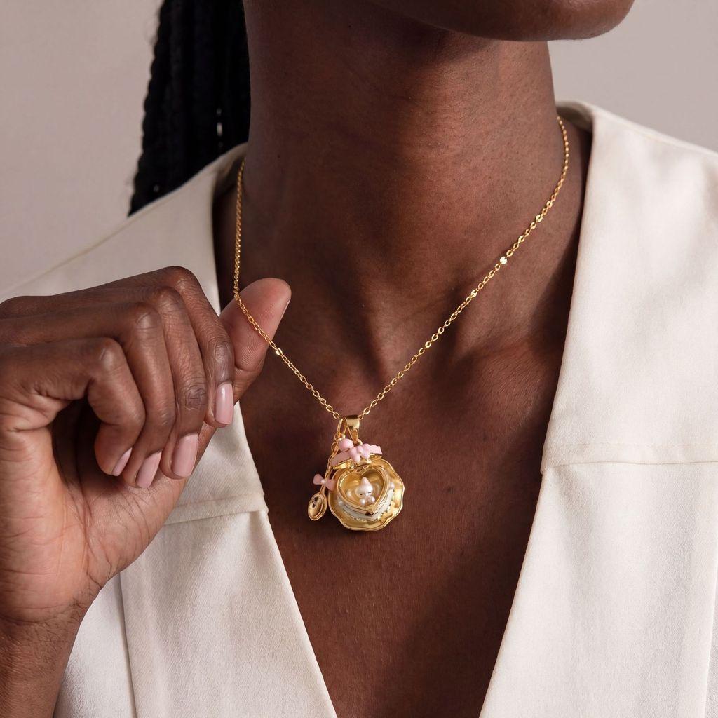 Cartoon Heart Shaped Pendant Necklace With Gold Plating For Casual Wear