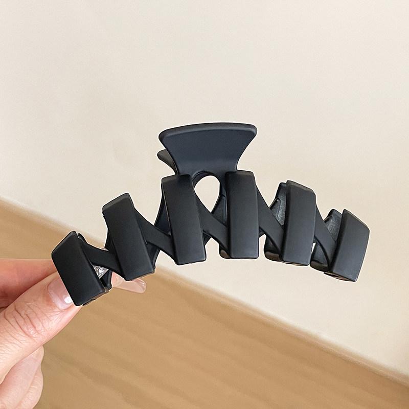 Elegant Large Hair Claw Clip for Thick Hair - High-End Korean Updo Shark Clip