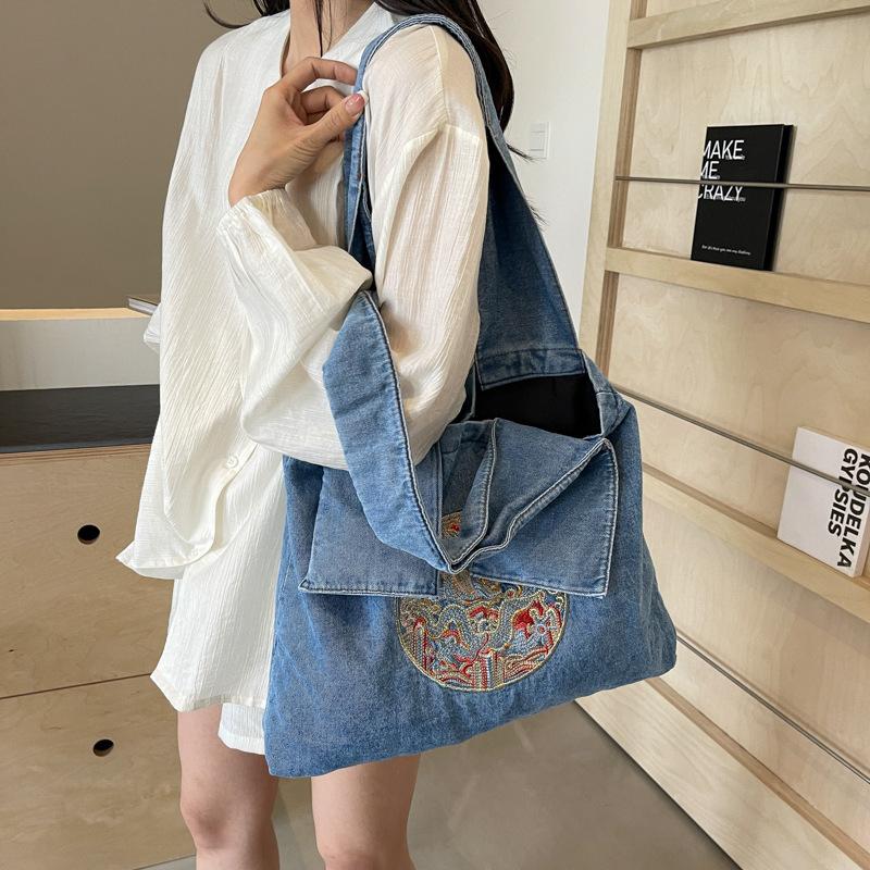 New Chinese bag women's 2025 new trendy large-capacity denim national style commuting to work underarm bag tote bag