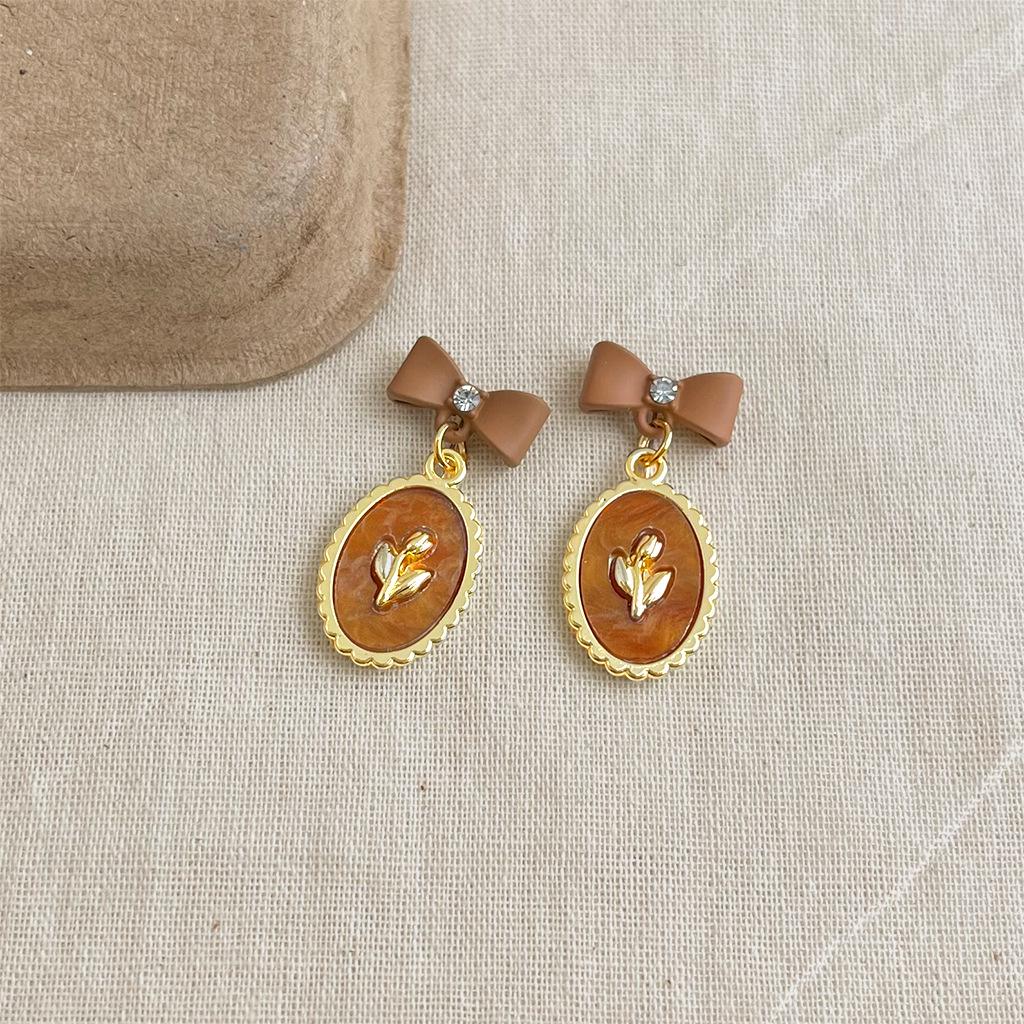Retro Maillard Gradient Geometric Enamel Stud Earrings: Fashionable, Luxurious, High-End Women's Style