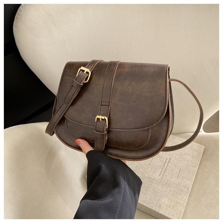 

Chic Retro Winter Fashion Casual Solid Color Commuter Underarm Single Shoulder Saddle Bag коричневий