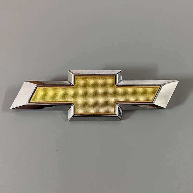dvhrs8 Front Grille Emblem For 2017-2020 SONIC 2016-2022 SPARK FRONT BUMPER BOWTIE EMBLEM Bow Silverado Tie Front Grille Emblem OEM new золотой