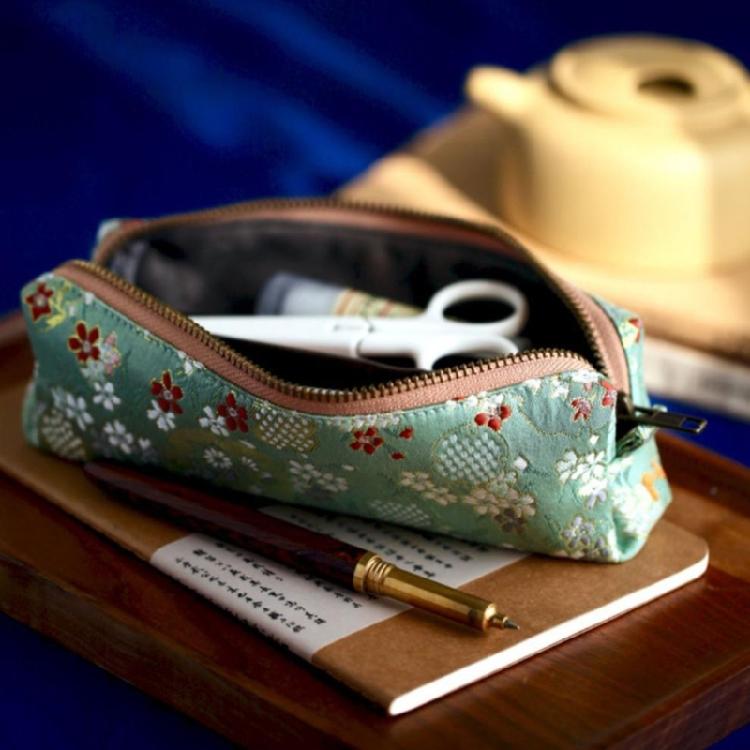 Flower Embroidered Pen Pouches Large Capacity Cotton Linen Pencil Case Zippered Closure for School Office Accessory