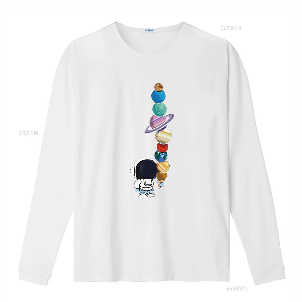 Astronaut hält Planeten-Eiscreme JungenMädchen STEM Kinder T-Shirt vintage Gewaschen Bequem Grafik Unisex Stilvoll Leicht Lässig