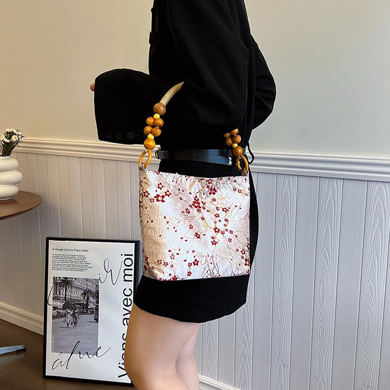 New Chinese-style Embroidered Bucket Bag Summer New Fashionable Niche Design Shoulder Bag Simple Chinese Style