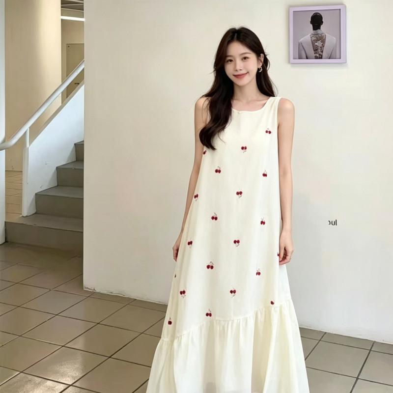 Loose and thin cherry print dress women's summer rice white gentle wind age reduction casual sleeveless long A-shaped skirt