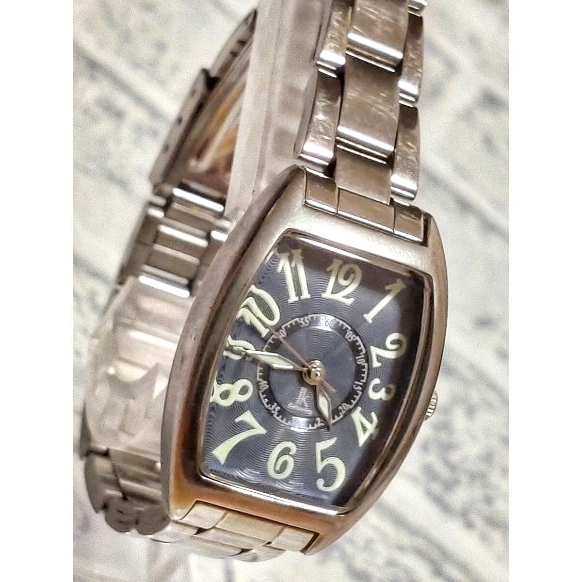 Working item SEIKO Seiko LUKIA ladies watch tonneau type