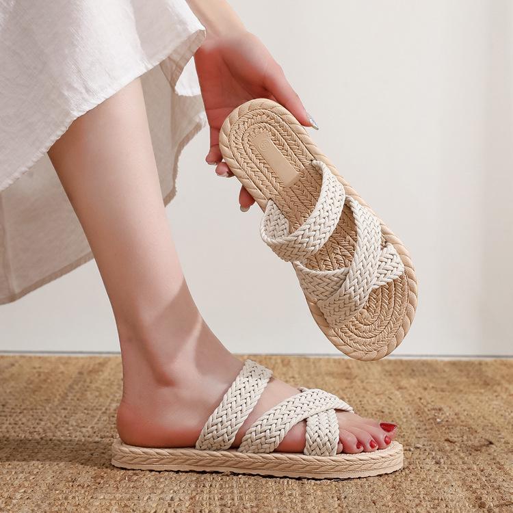 Women's Summer Straw Braid Sandals: Casual Cross-Strap Flat Slippers for Outdoor Beach Travel