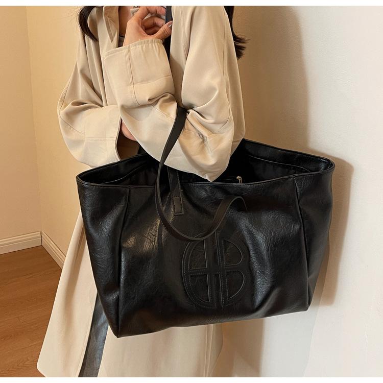Large Capacity Tote Bag Women's 2023 New Trendy Retro Versatile Shoulder Bag Autumn and Winter Fashion Premium Handbag
