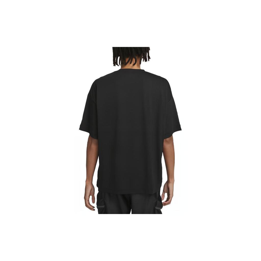 Nike Sportswear Tech Pack Solid Logo Pocket Design Crew Neck Loose Fit Short Sleeve T-Shirt Men Tops Black FB7392-010