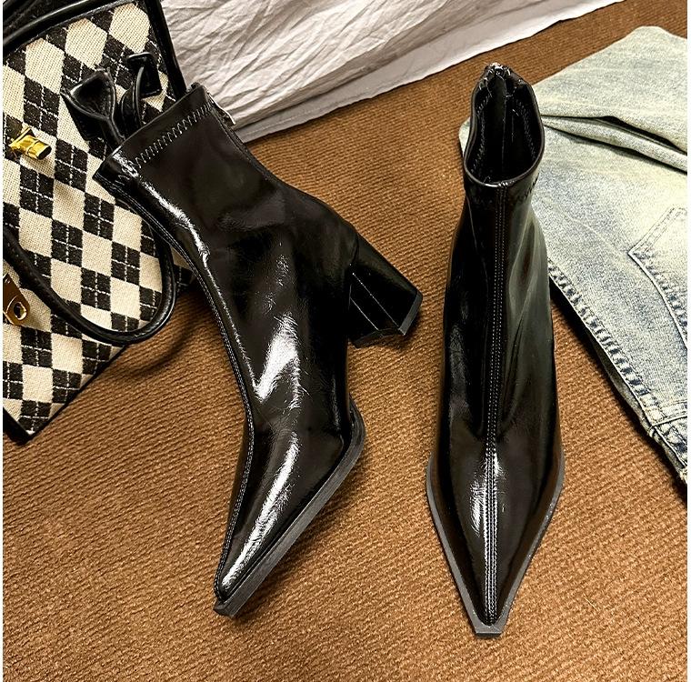 

Niu Niu leather version high-heeled pointed short boots women s 2025 new patent leather high-end thick heel rear zipper Martin boots 40 чорний