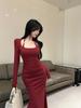 Rochie French Roșie de Designer cu Gât Halter Bodycon Coadă de Pește Mânecă Lungă - Elegantă Subțietoare pentru Toamnă pentru Femei