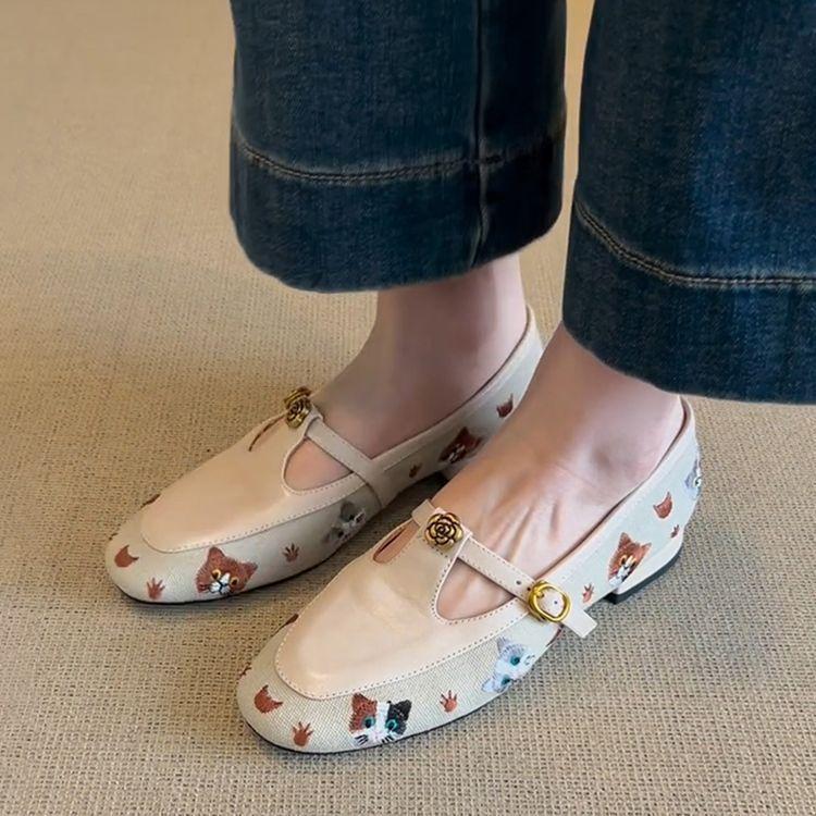 French Retro Splicing One-pedal Mary Jane Loafers Women's Low-heeled One-word Buckle Camellia Embroidered Casual Shoes