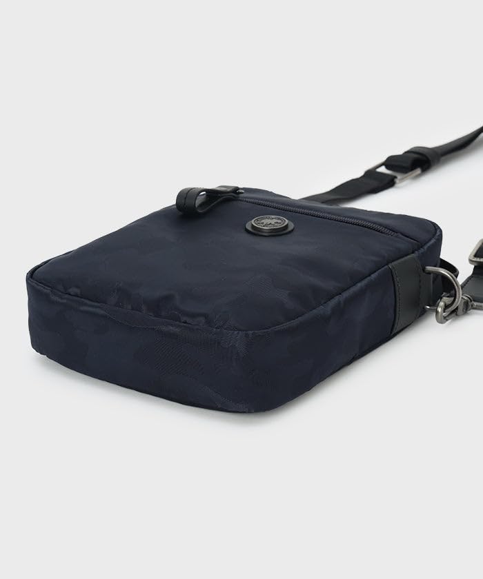 Hunting World Utility Camo Shoulder Bag in Navy