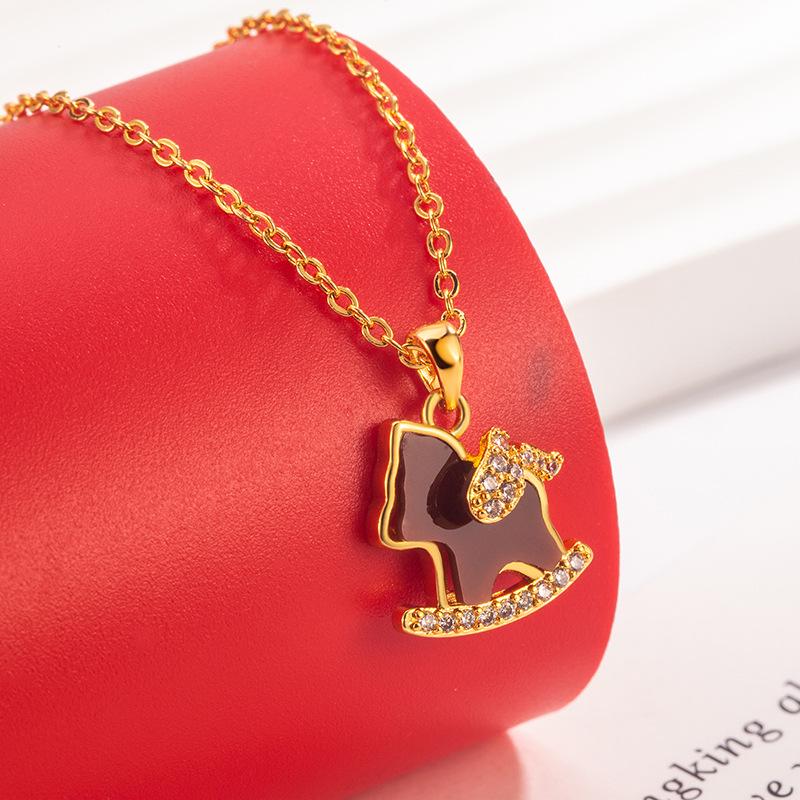 Elegant Red Diamond Glitter Wooden Horse Necklace - Luxurious, Exquisite Clavicle Chain for Women's High-End Style