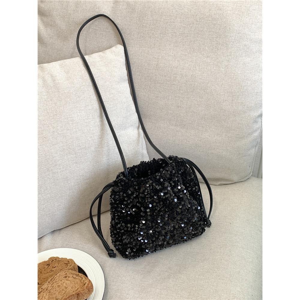 

Handheld Bucket Bag, Women s High-end Feeling, Drawstring Pleated Shoulder Bag, Women s Fashionable European and American Colorful Sequin Bag чёрный