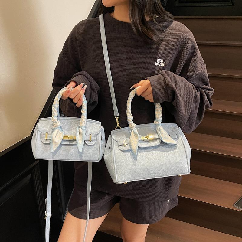 New Commuter Handbag Women's Fashion Versatile Shoulder Messenger Bag