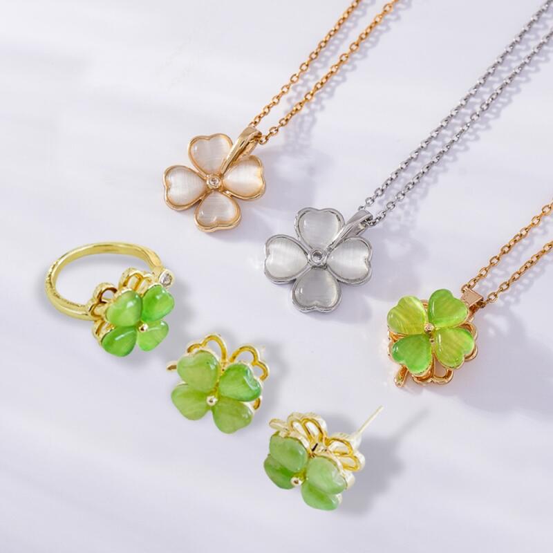 

Rotating Four-Leaf Clover Necklace Ring Set of 3 (Rotating O Earrings) Four-leaf clover green rotating earrings