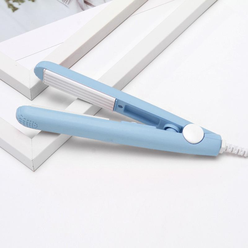 Mini Ceramic Curling Iron Portable Hair Curler Corrugate Wave Dry Wet Use for Long Lasting Fluffy Hairstyle Daily Use