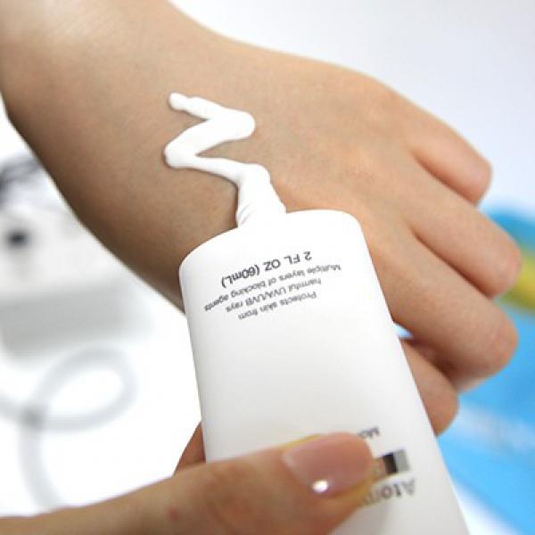 Filtr przeciwsłoneczny Atom ( Biały / Beżowy) SPF50+PA+++ 60ml