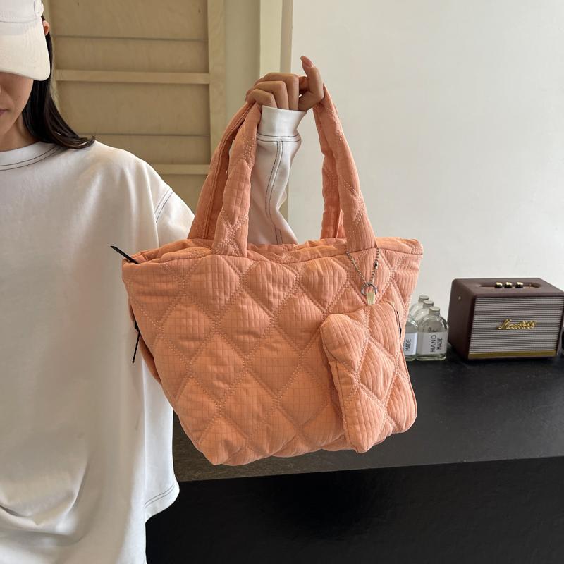 Women Quilted Shoulder Bag Large Capacity Diamond Grid Soft Padded Top-Handle Bag Travel Armpit Bag Space Cotton Tote Handbag
