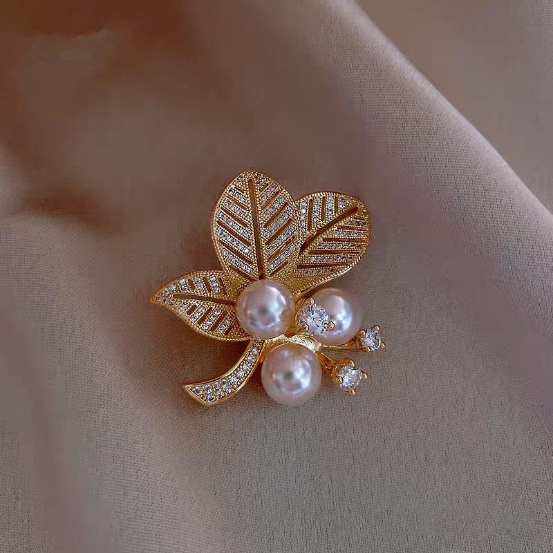 Elegant Wheat Ear Alloy Brooch: High-Grade Pin for Coats and Suits