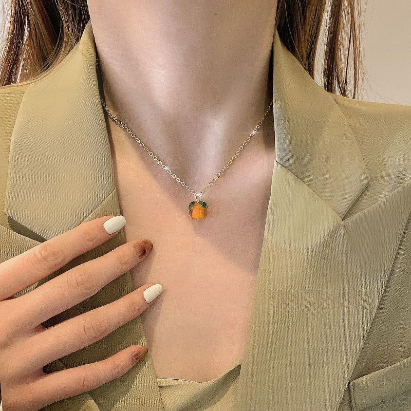 Shishi Ruyi ~ Modny Naszyjnik Lekki Luksus dla Dziewcząt | Niszowy Design Łańcuszek na Obojczyk z Unikalną Zawieszką (2025)