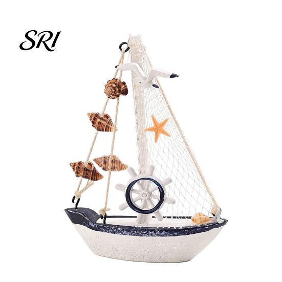 Segelboot Figur Mini Segelboot Modell Nautische Harz Dekoration mit Muschel Seestern Schreibtischzubehör Rustikal Vintage Strand Ozean Thema Schiff Ornament