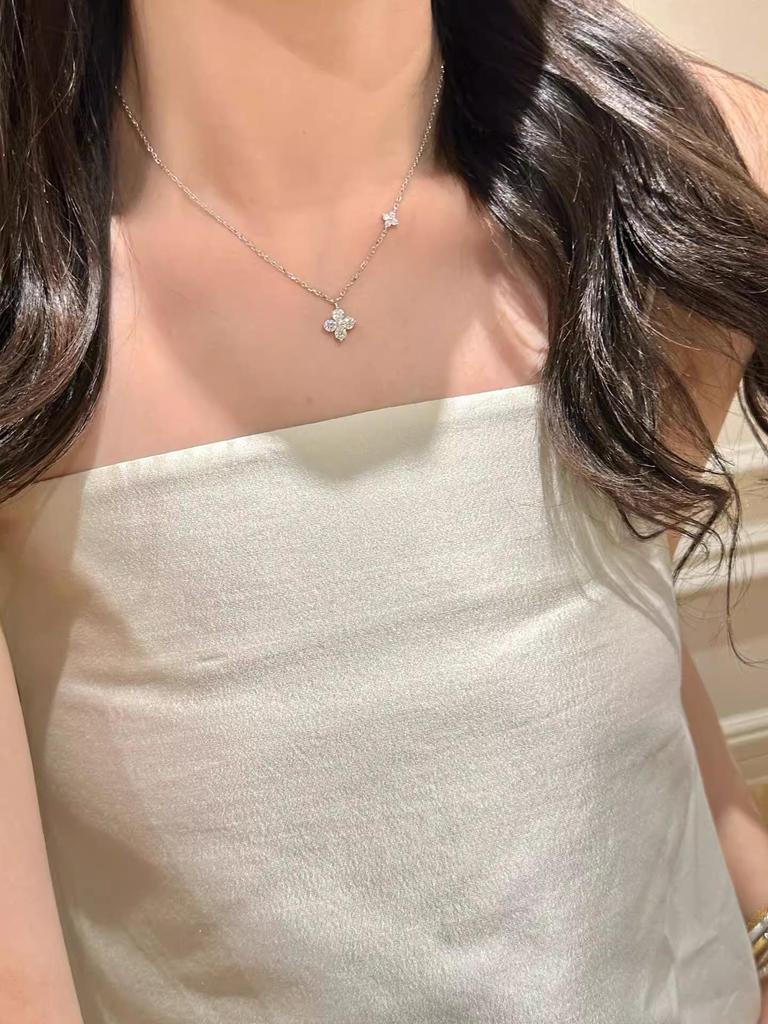 925 Sterling Silver Moissanite Four-Leaf Clover Pendant Necklace, 1.2 Carat for Women