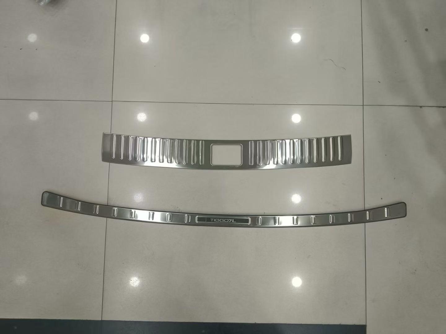 

Tiggo 7L Stainless Steel Door Sill & Rear Guard: Dirt & Scratch-Resistant Pedal Custom Fit