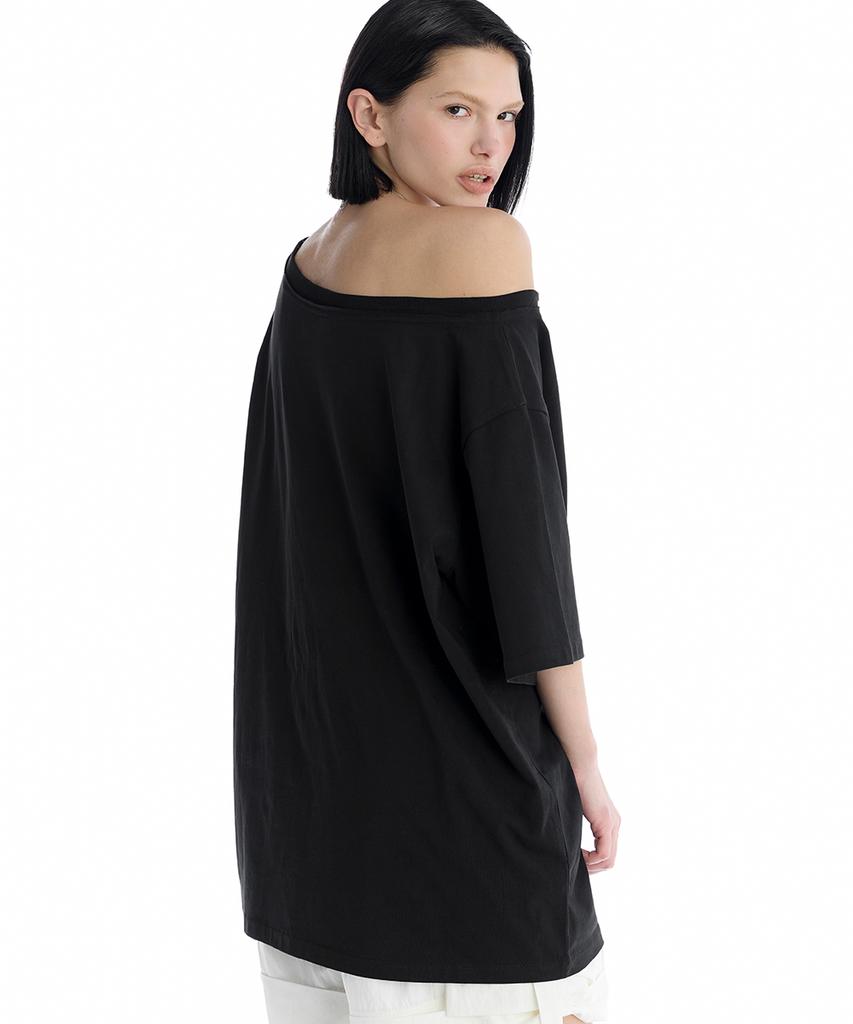 Teulimingbeodeu Off-Shoulder Raw Edge T-Shirt [ Black ]
