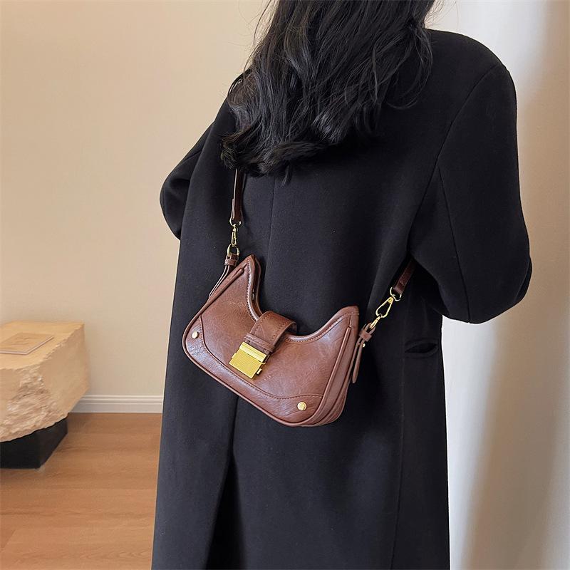 Temperament Chain Underarm Bags New Women Red Versatile Single Shoulder Bags Simple Handbags Luxury Designer Female Pouch
