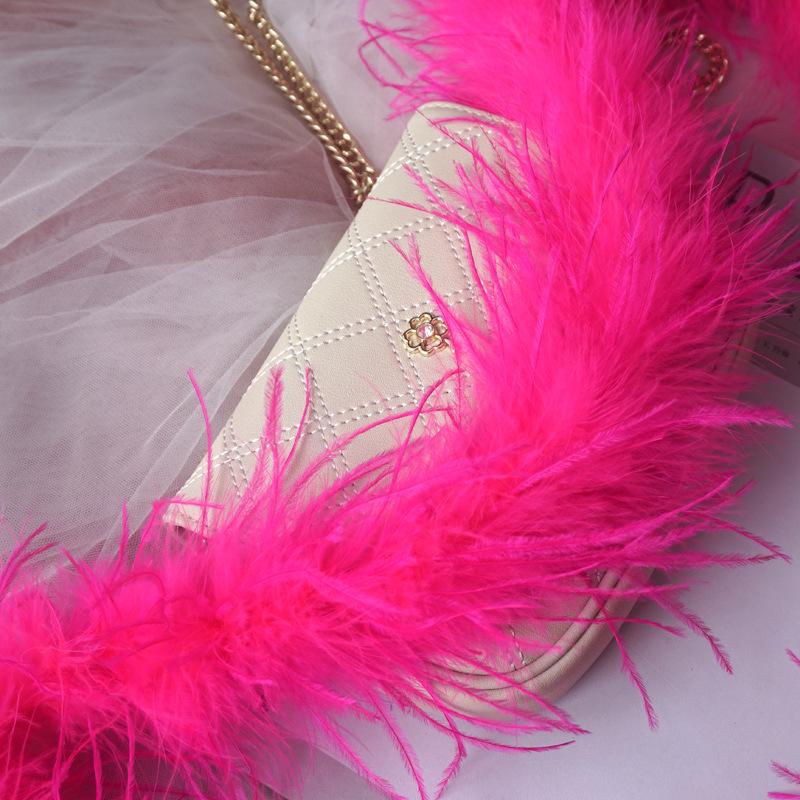 Bunte Straußenfederstreifen für selbstgemachte Tanzkostüme und Accessoires