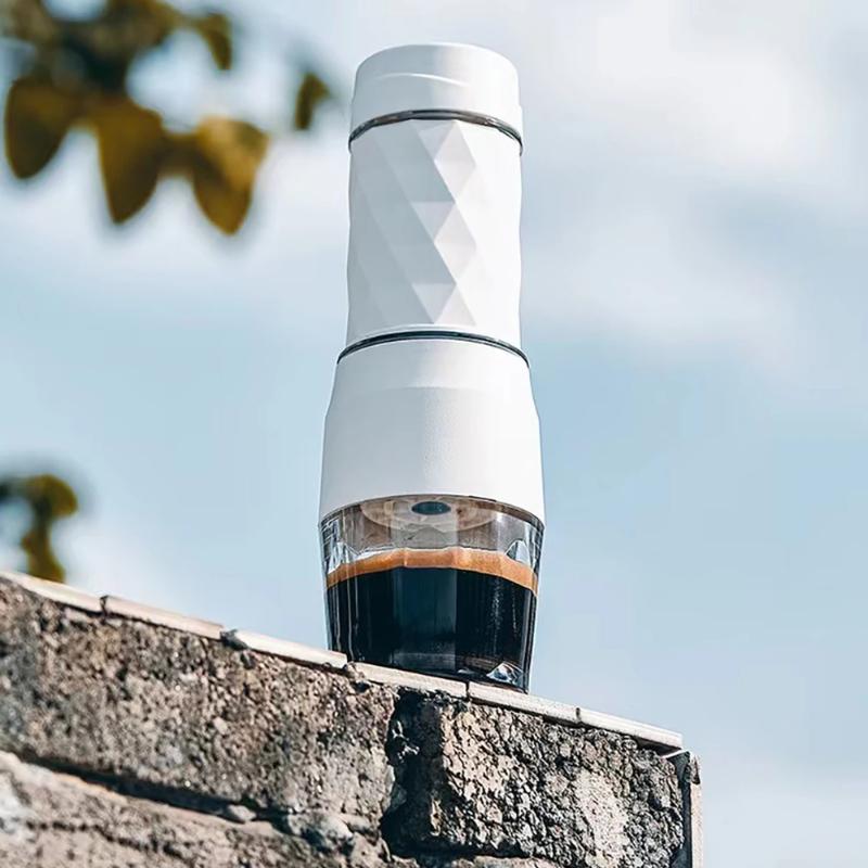 Nový mini kávovar Ručne lisovaný kávovar na mletie kapsúl Prenosná cestovná príručná batožina