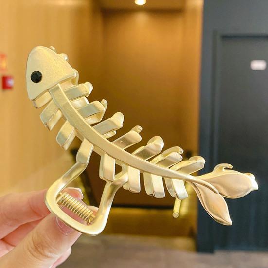 Hair Claw Clip Elegant Fish Bone Shape Metal Clamp Non-slip Strong Claw Hair Fixer Styling Tool Shark Clip Women Half Bun Hairpin Hair Accessories