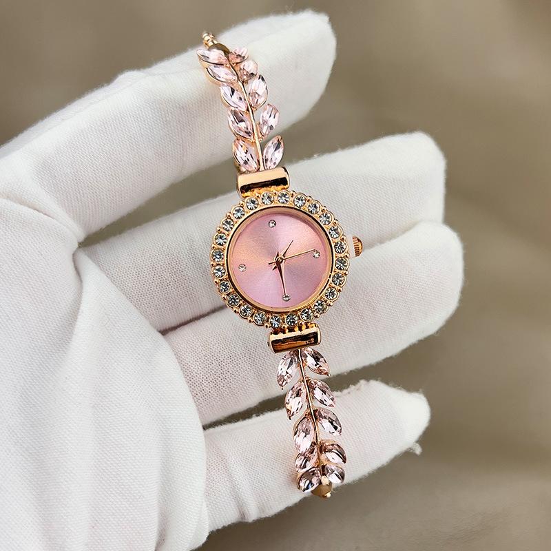 Vintage Elegant Baroque Rhinestone Quartz Women's Watch Sparkling Crystal Classic Design Perfect Accessory for Daily Wear