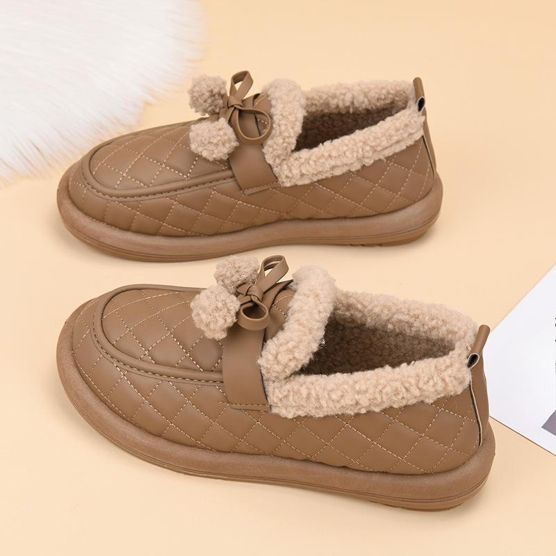 The New Style of DouDou Shoes Features Fleece Wool, with Thick-soled Casual Shoes On Top and Warm Shoes On One Foot